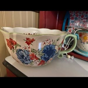 Pioneer Woman batter bowl